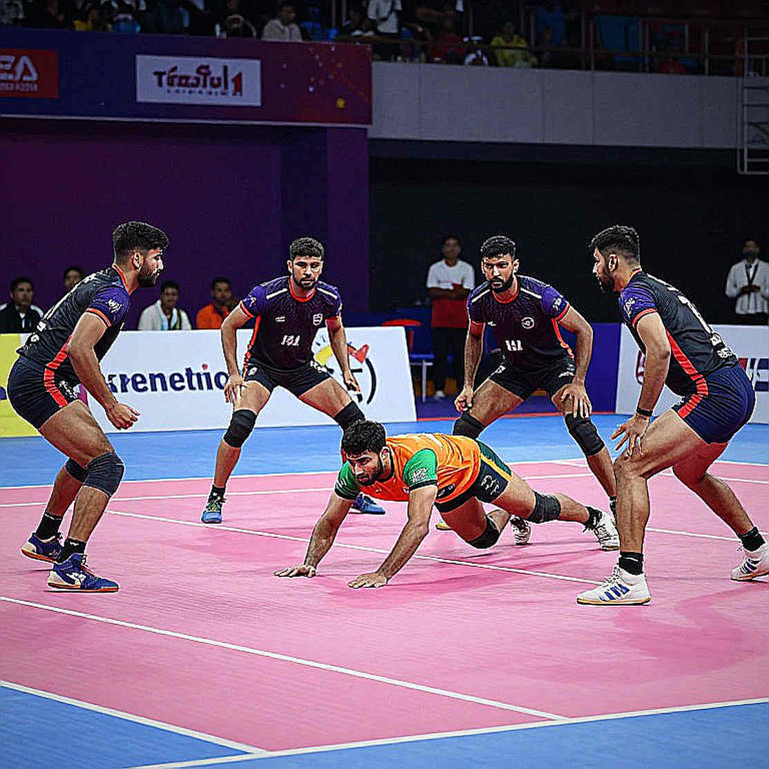 স্টার্টিং সেভেন কোনো রায় নয়: পবন সেহরাওয়াত, ইরান আর তৃতীয় রেইডের জ্যামিতি