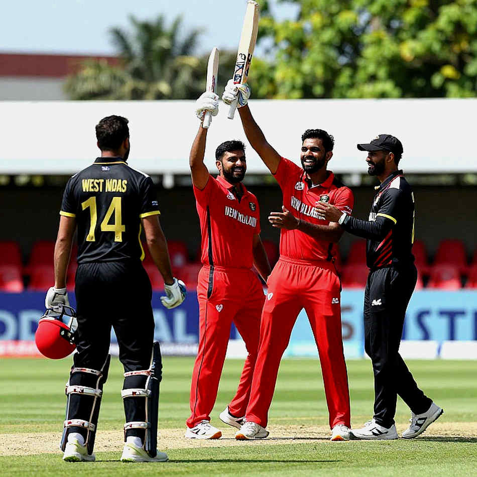 ডিউ কোএফিশিয়েন্ট: টস, আলো আর ভেজা বল টি-টোয়েন্টি বিশ্বকাপের ফেভারিটের অঙ্ক কীভাবে পাল্টে দেয়
