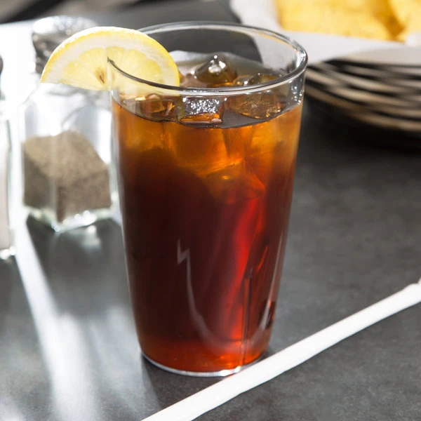 Carlisle 4366807 Swirl 16 Oz. Clear Polycarbonate Tumbler - 36/Case